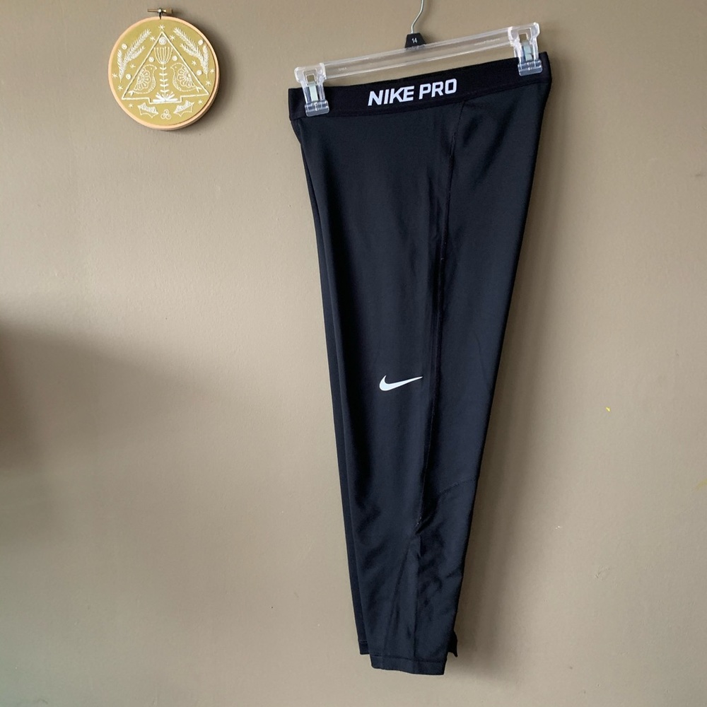 Nike Pro Dri- Fit 3/4 Leggings